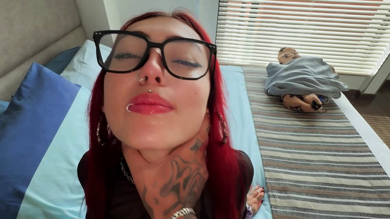 I Take a Stranger Home in Bogota and End up Fucking Her Without a Condom