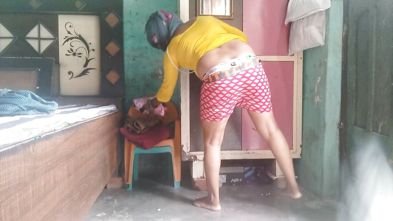 Žena mog starijeg polubrata jebe se na farmi, desi stil pičke, velika guza