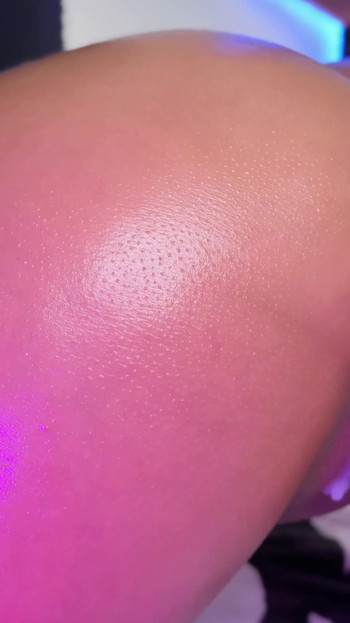 Jaw-dropping moment from "I fuck my pussy with a fucking machine at maximum speed and I end up squirting! Screams moaning"