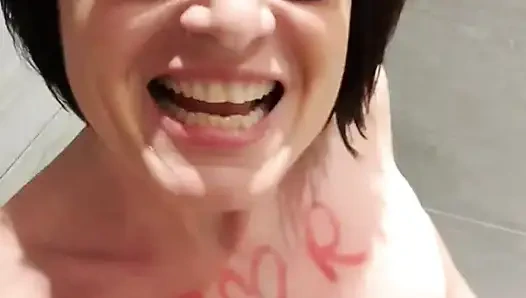 Stromspiele mit Orgasmus und Squirt