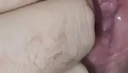 Parmaklar derine iniyor