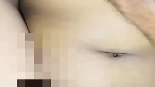 Hintli evli kadın odada sert sikişiyor ve amına boşalıyor desi ladaki ko choda aur uski choot me malai nikal di