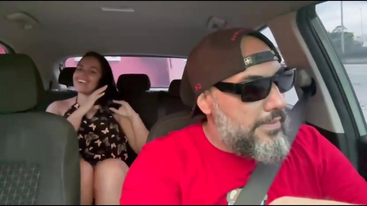 Uber uygulama sürücüsüne motelde vajinamı sikmesini istedim, ona iyi bir tat verdim