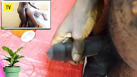 Cowok hot ini lagi asik masturbasi sambil nonton film bokep sambil dientot habis-habisan sama kontol sampai dicrot di dalam