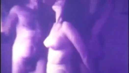 Ateşli üçlü grup dayak