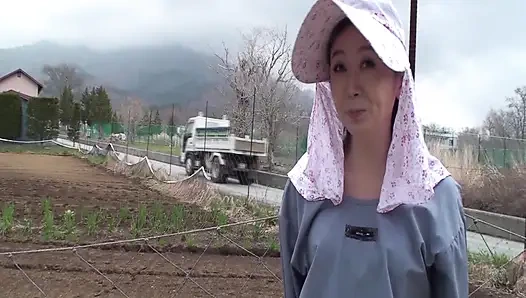 A076G04 Picking up beautiful mature women who are working on the farm in the mountains and fields as far as the eye can see!