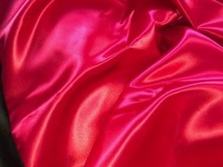 Brilhante vermelho saco de corpo de cetim de acetato, fronha masturbando