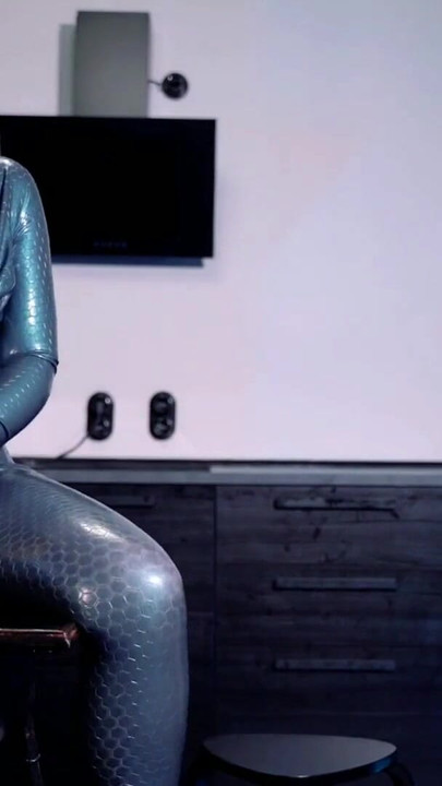 Moment spectaculos de la "Blue Latex Rubber Catsuit FemDom VIDEO POV gratuit"