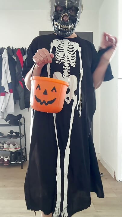הירשם ל-Mym Fan Faucettes Halloween 2026
