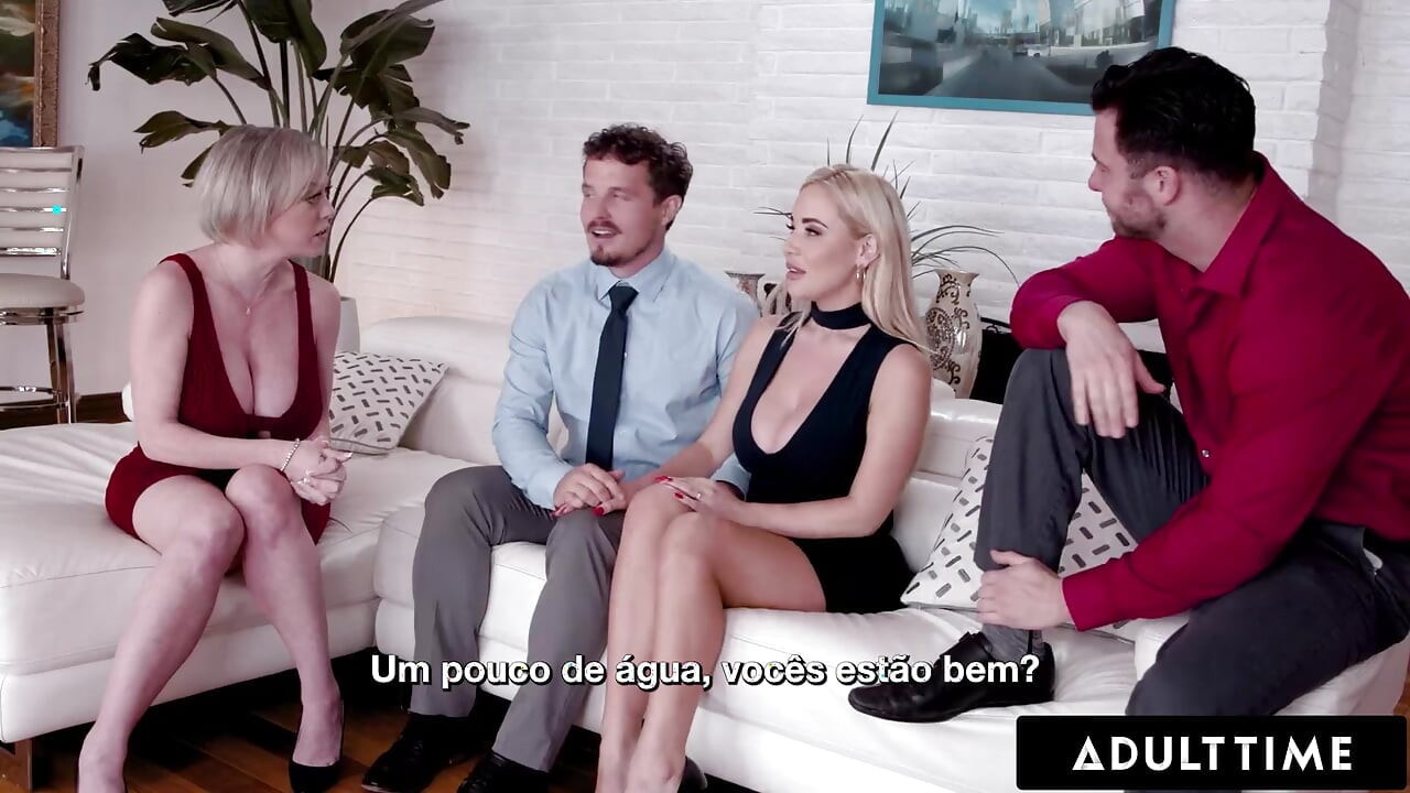 ADULT TIME - Những người đổi bạn tình vú to Savannah Bond & Dee Williams hoán đổi chồng - phụ đề bồ Đào Nha