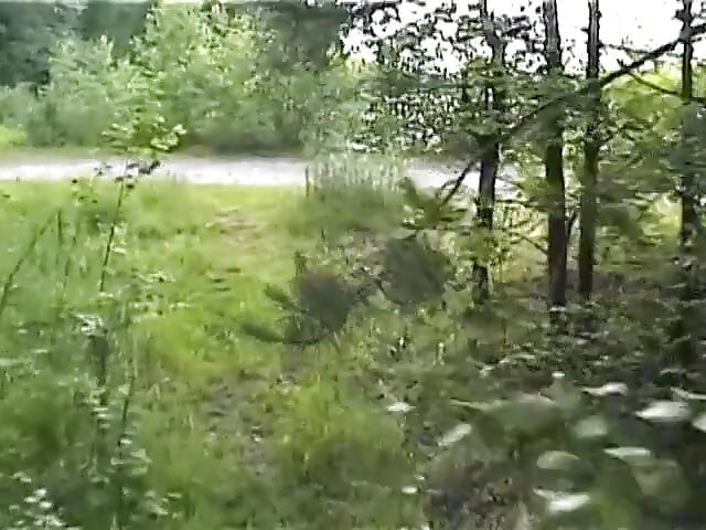 Teenageři venku tvrdě šukají