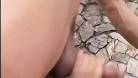 Tante seksi dengan toket besar lagi asik dientot habis-habisan sama kontol besar sampai mengerang keenakan