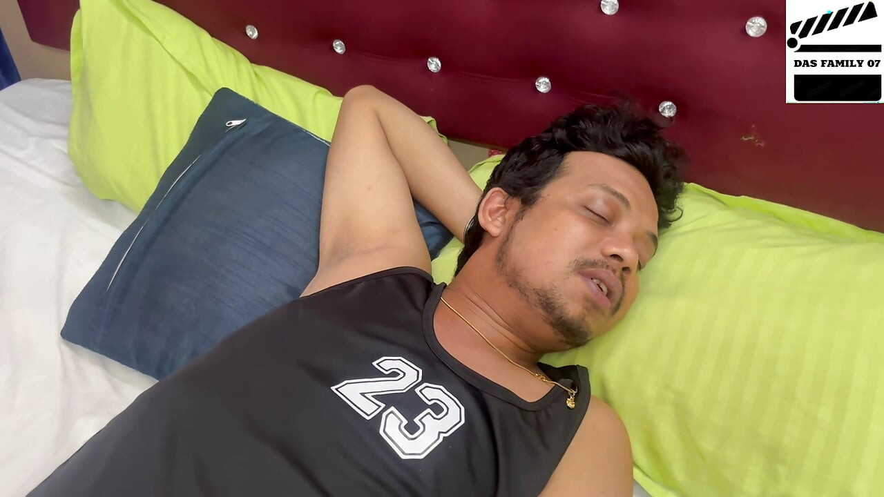 BAARE DUDHWALI BHABI OR THARKI DEWAR KI CHUDAI RAW CLIPS