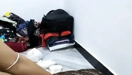 Hintli ateşli yenge amını parmaklıyor tam romantizm