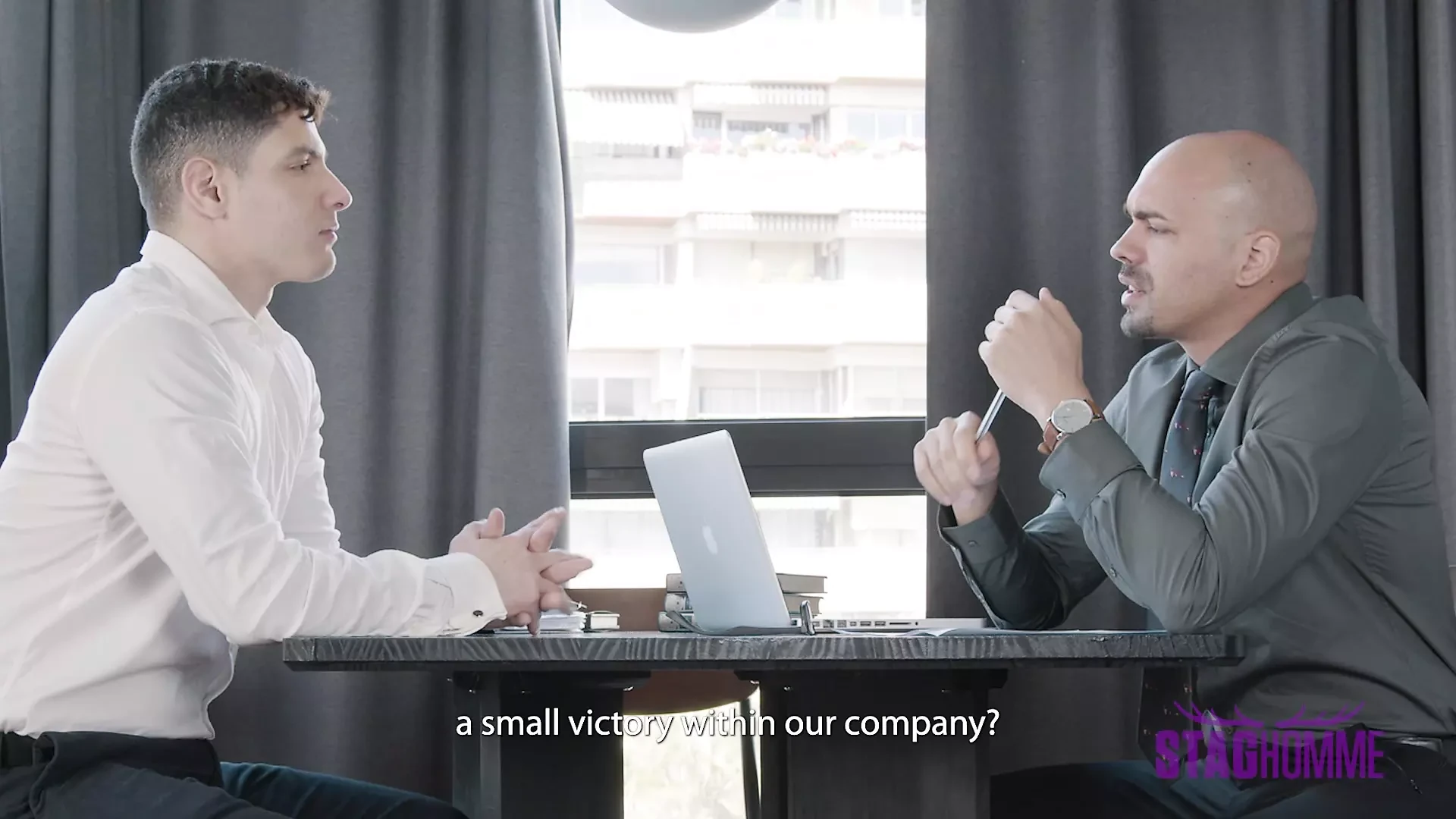 Staghomme Latin beauty Bastian Karim deepthroats sexy businessman