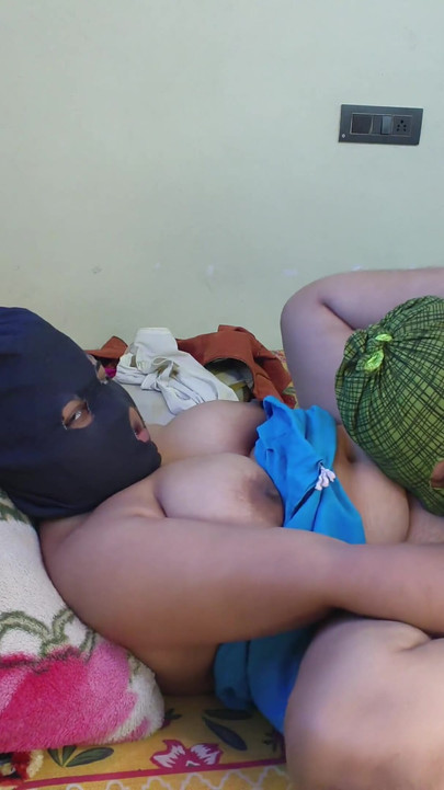 كبير الثدي الهندي المتزوج حديثا بهابهي الجنس الخام مع ديفار | مقطع 1