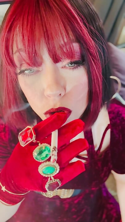 Velvet & Cigarettes! Tina Snua Chain Smoking 2 Cork 100 Cigarettes - Drifting OMI OME Snap Inhales Smoker