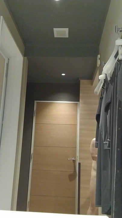 A cross-dressing boy wearing colorful full-body tights changed into leopard print full-body tights and masturbated. | Clip 1