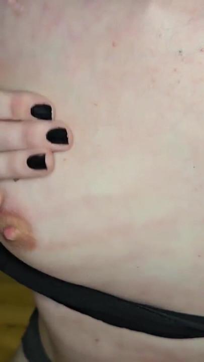 Trans sürtük büyük yarağı gırtlağına kadar alıyor ve döl yutuyor - prettyboi2000x | Klip 1
