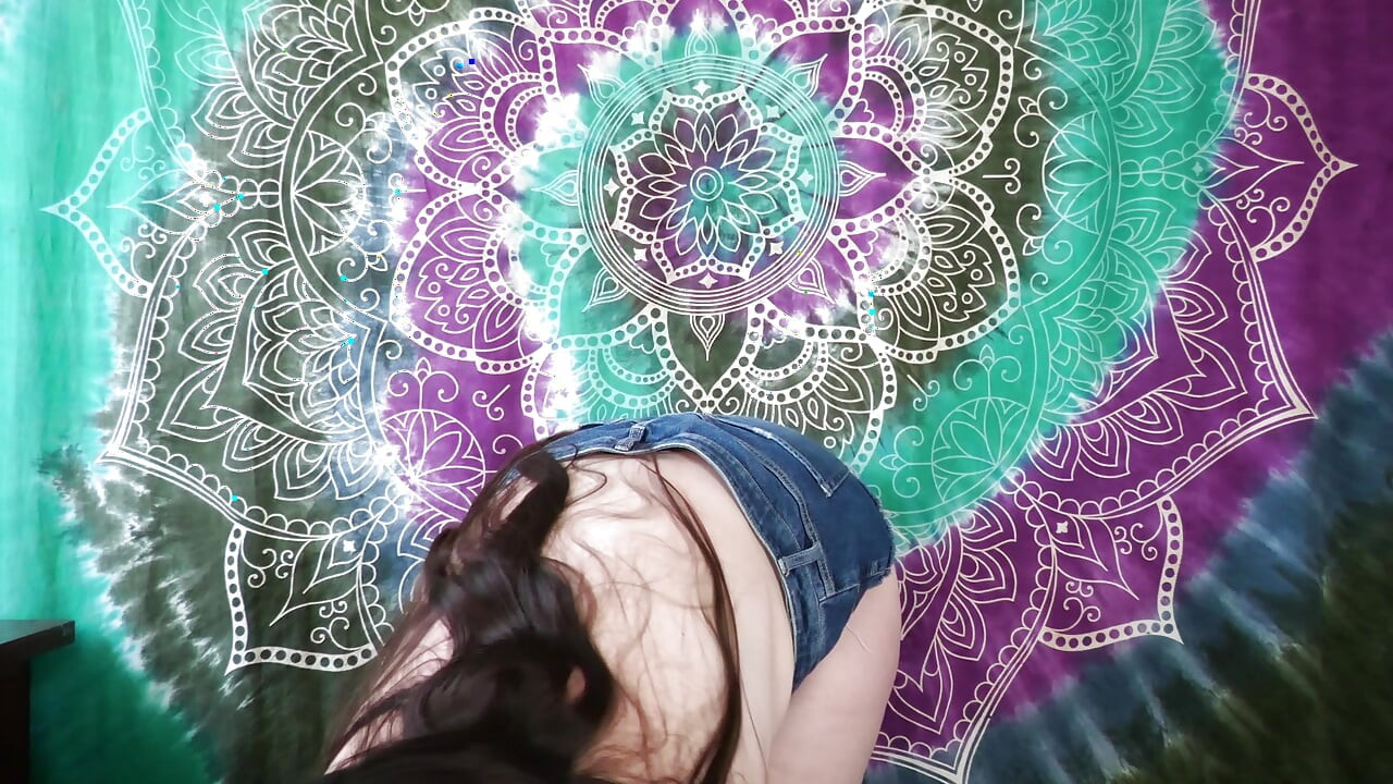 BBW Beauty Strips and Shakes Her Body For You (JOI)