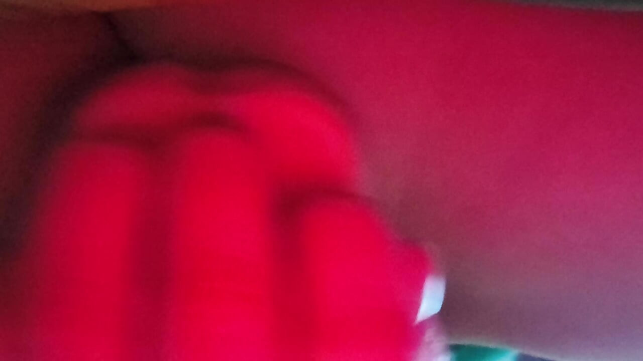 Grande consolador apretado coño