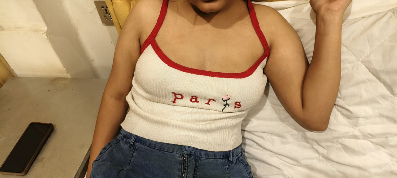 Pakistani girlfriend ki chudai bedroom m
