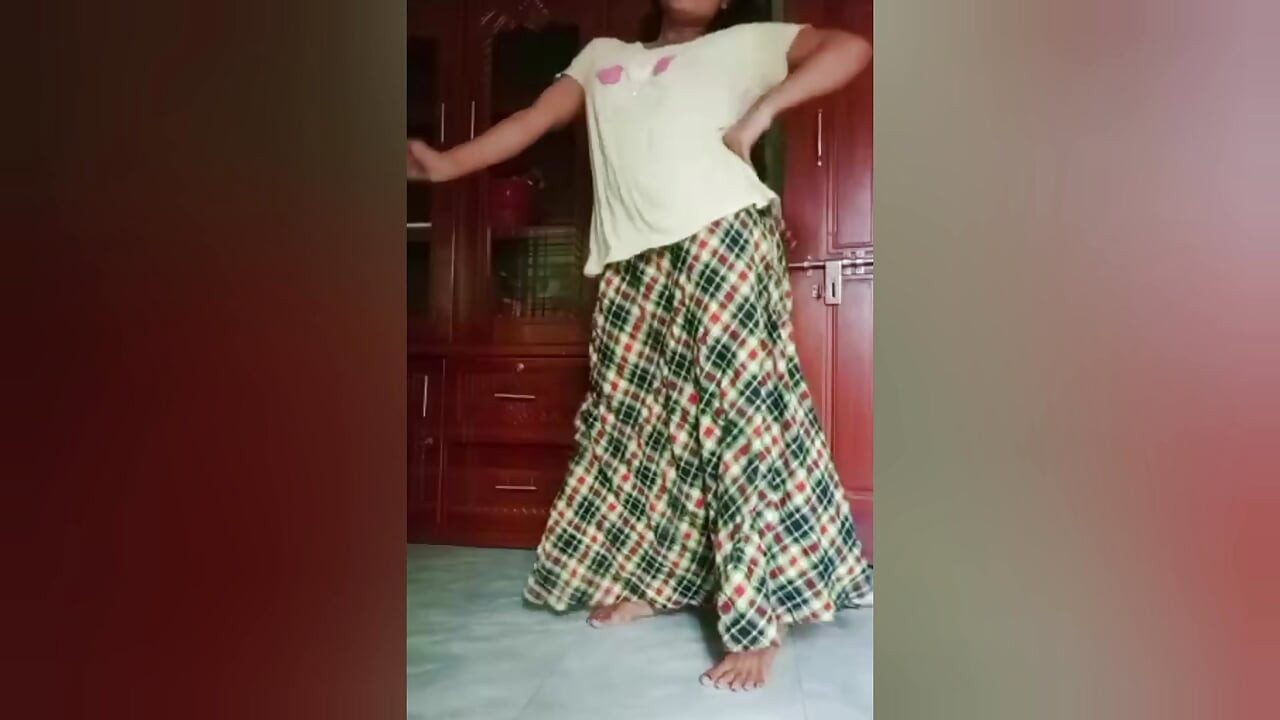 Indian girl hot dance