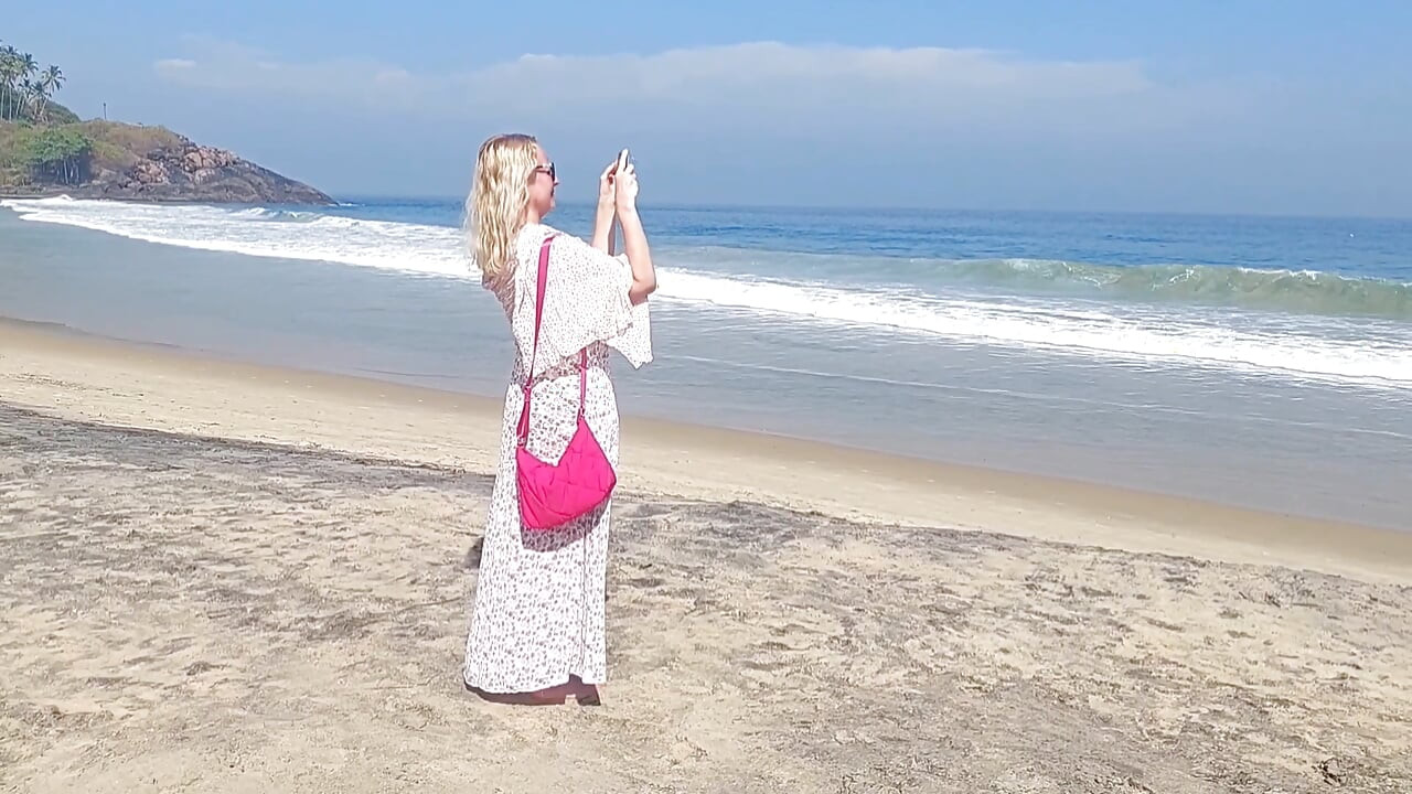 Amadora loira madura esposa faz sexo depois de caminhar