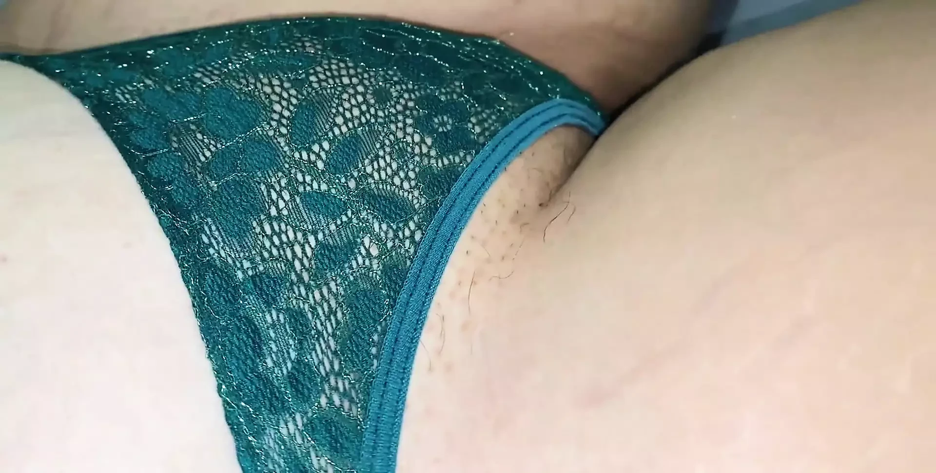 这就是我发现我的继母休息的方式，我喜欢那个阴户！1