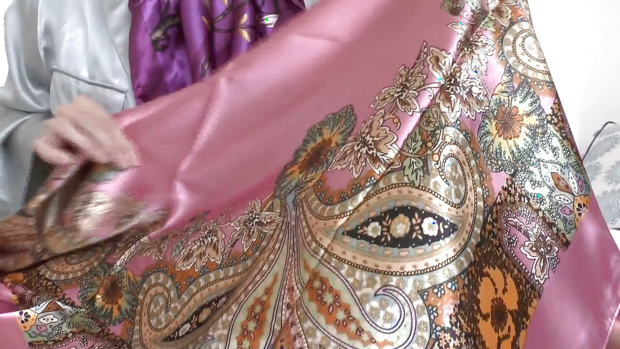 Stepaunt's New Satin Scarves Turn You on! Lady Victoria Valente