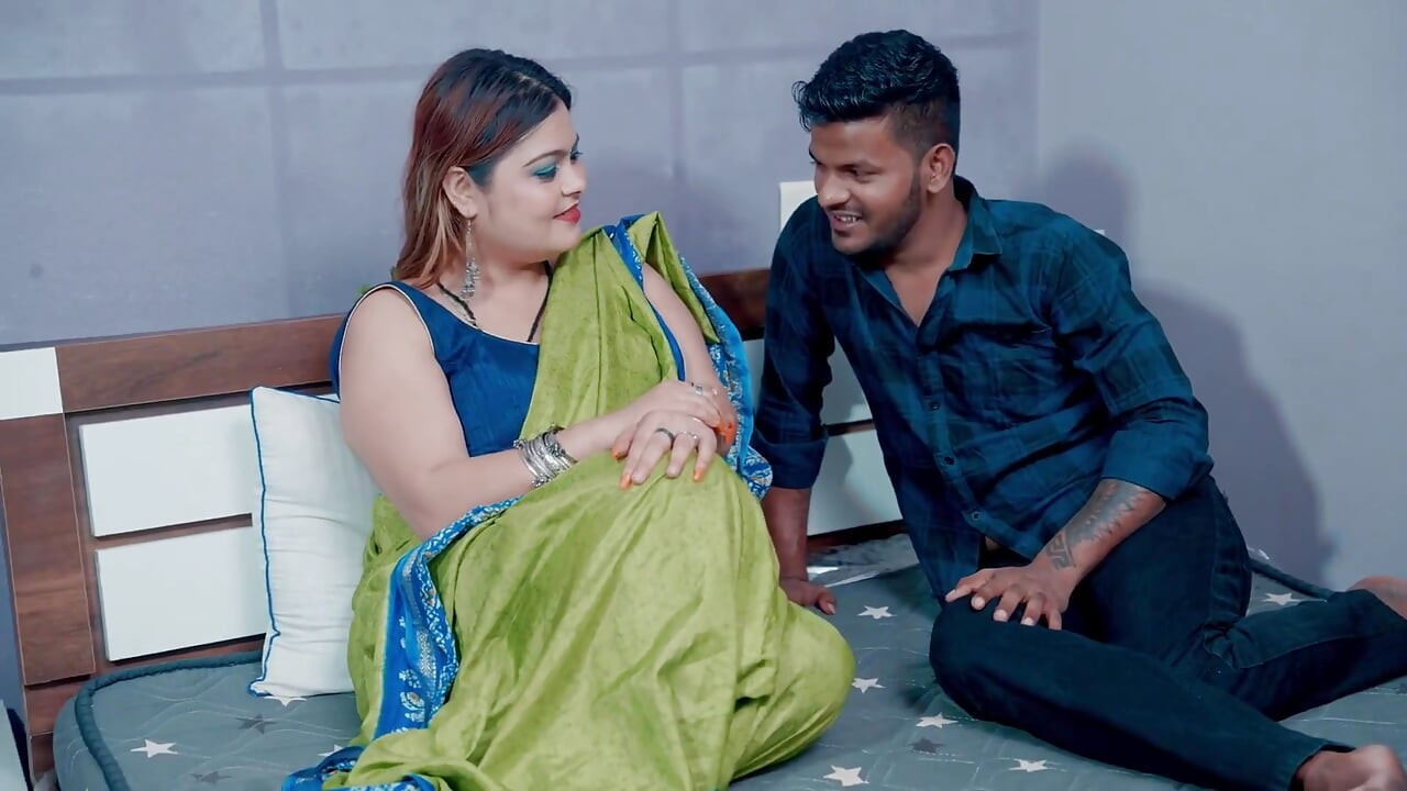 Une Demi-sœur Desi Convainc Sa Bhabhi De Donner Du Plaisir Sexuel À Son Partenaire