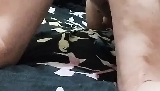 Istri mendapat hadiah dari suami