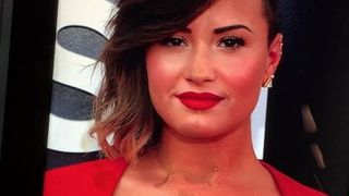 Трибьют спермы для Demi Lovato