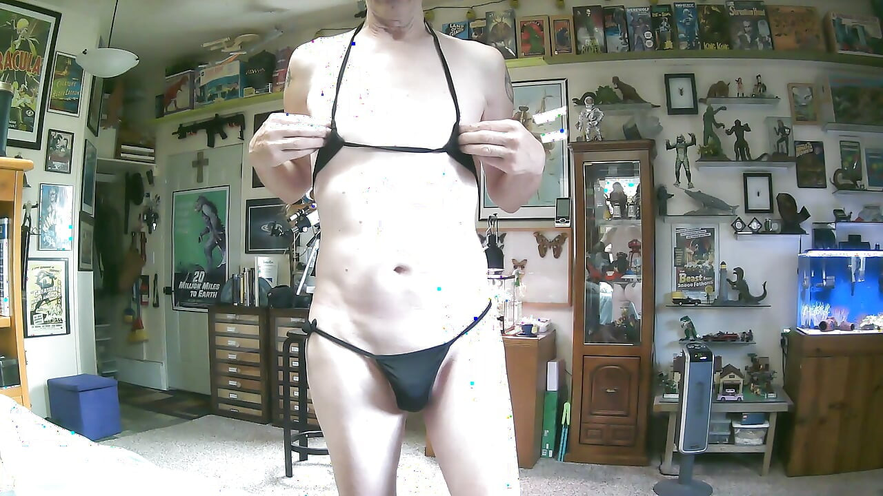 Kevinstockings en bikini