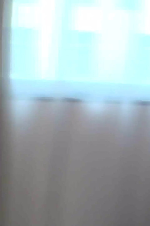 Edepsiz üvey anne köle kocasının yanında sikiliyor