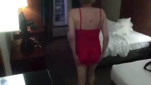 Bobbicd bir otel odasında alay