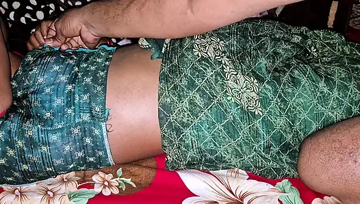 Hintli desi kadınlar ve azgın kocasıyla tek gecelik ilişki