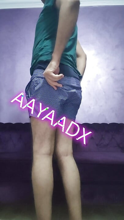 AAYAADX - Samotny, odsłonięty i całkowicie uległy