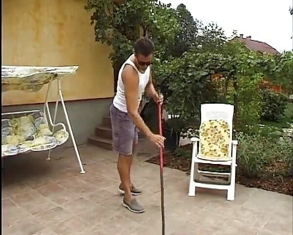Angelica bella in SESSO FACILE szene 05