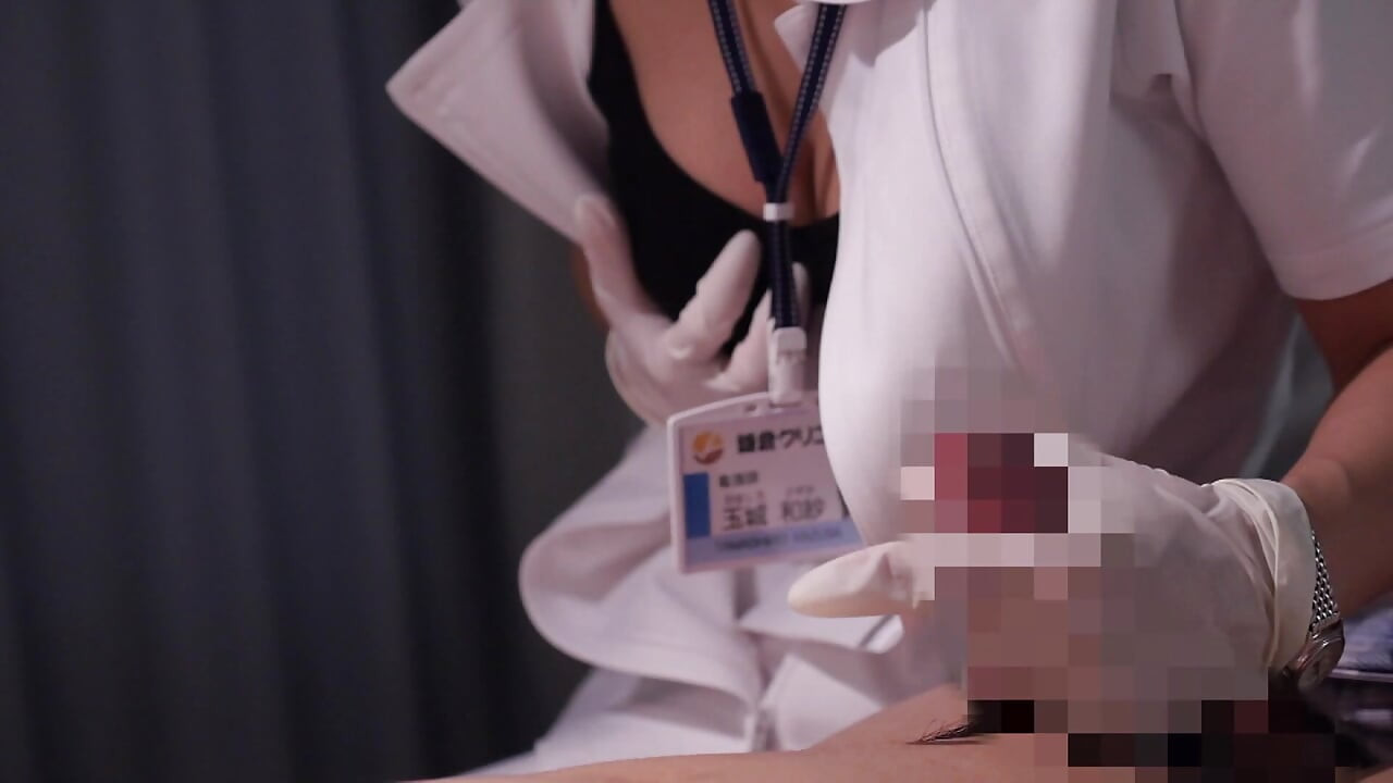 A074B02 Night shift chief nurse, reverse pick-up in a private room