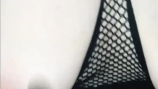 Istri nakal bertopeng lagi asik nyepong kontol