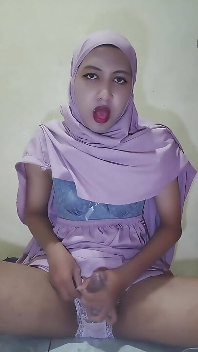 Muslimanski femboy mora se jebati