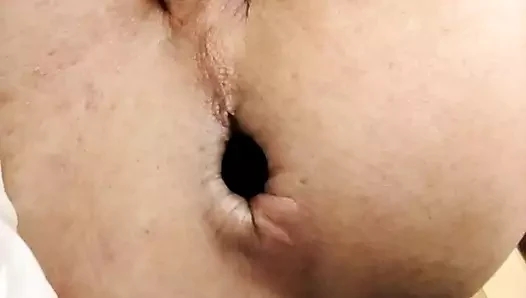 AnalAlain is Bert horny