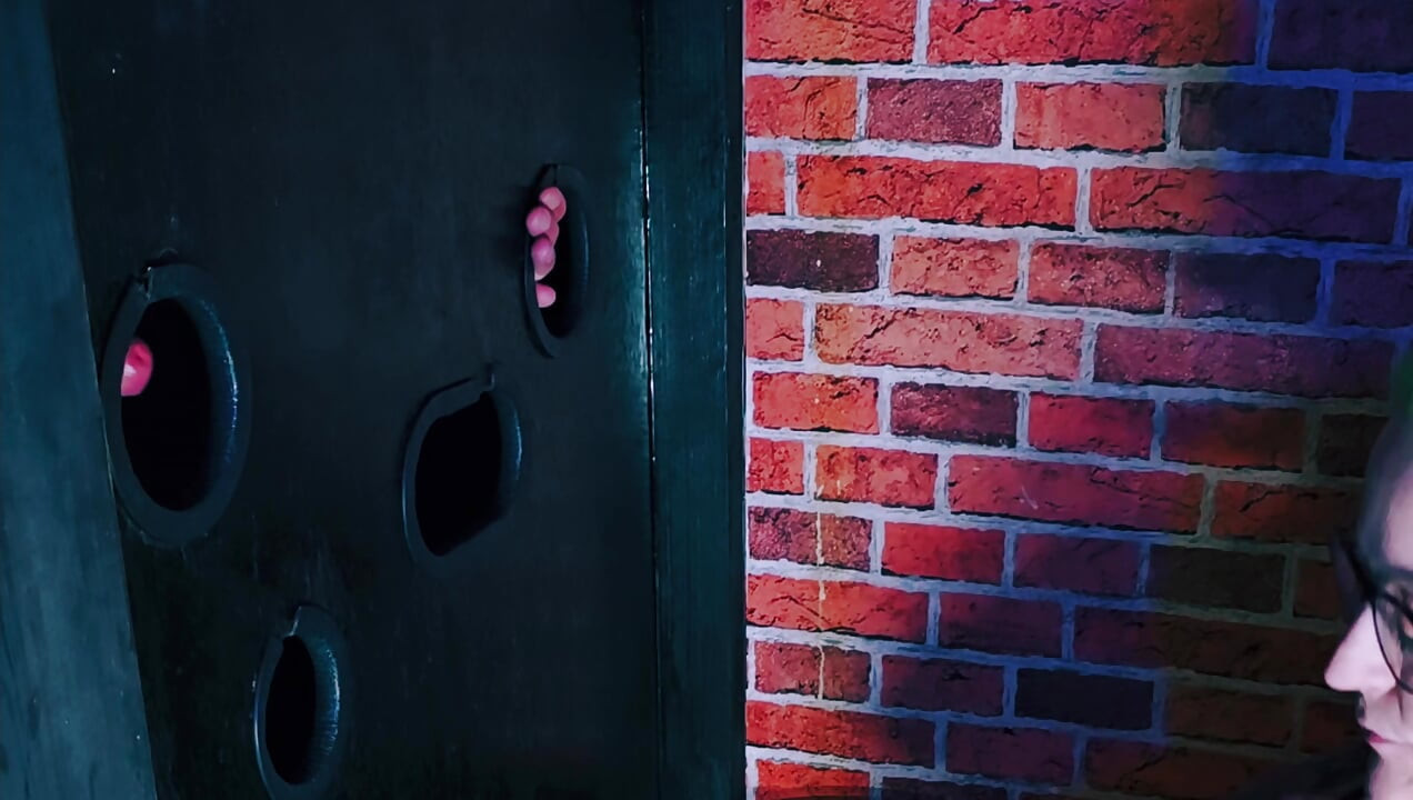Sucking Thick Cock At The Gloryhole