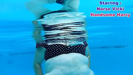 Video lengkap cewek sange ini lagi asik bersenang-senang di bawah sinar matahari