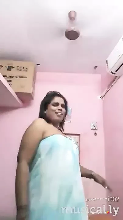 Tamil aunty hot dance