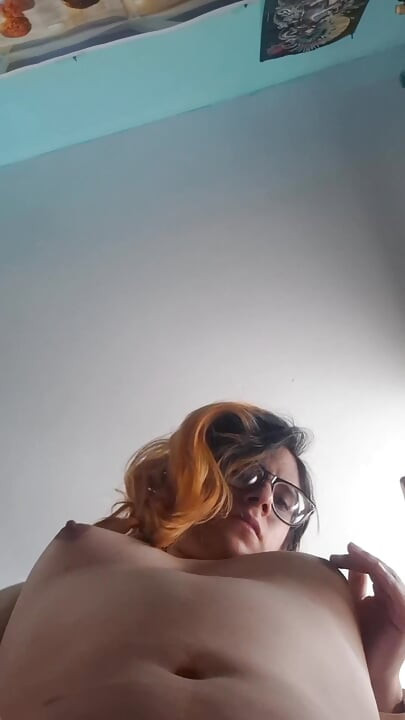 Sexig Sissy gör en cumshot