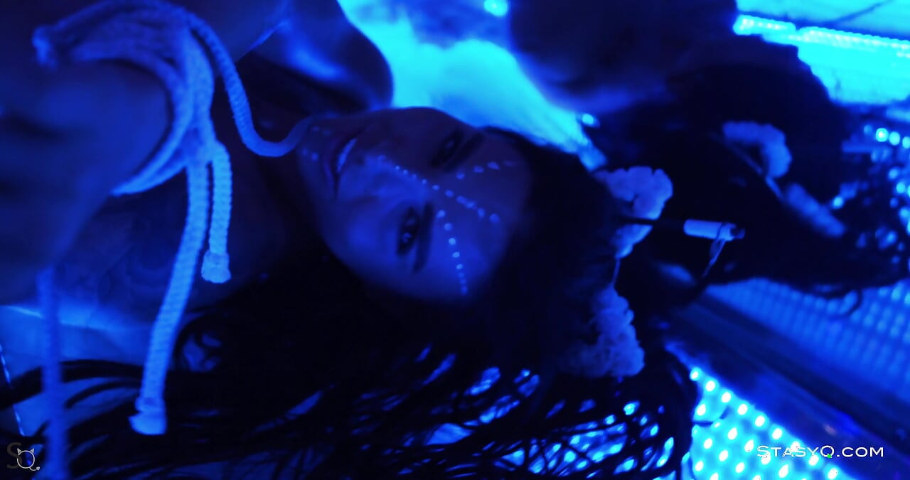 Sunnyq video-Veröffentlichung Stasyq 246