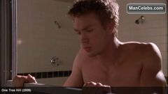 Chad Michael Murray hace alarde de su culo liso y desnudo