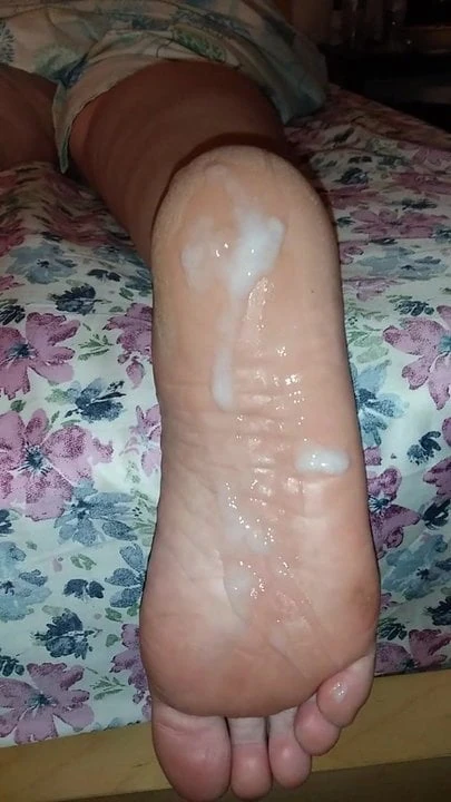 Wife cumshot soles